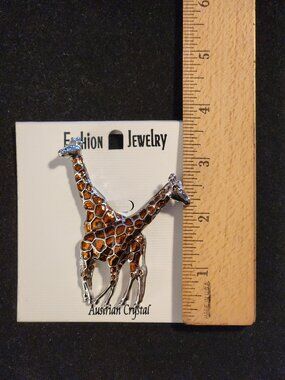 Giraffe brooch